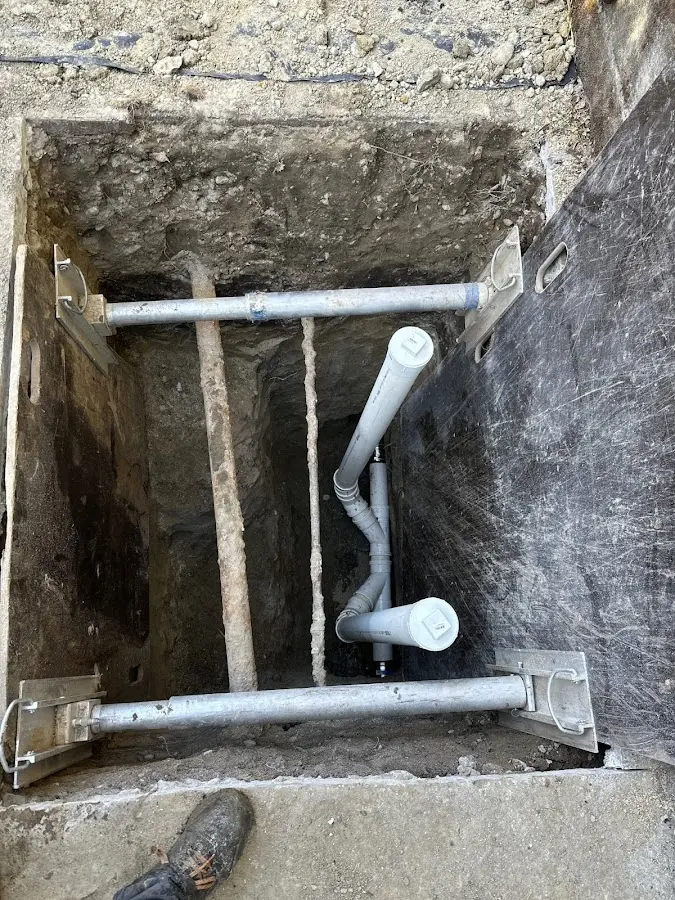 Experienced plumber completing Drain Cleaning work in Vero Beach South